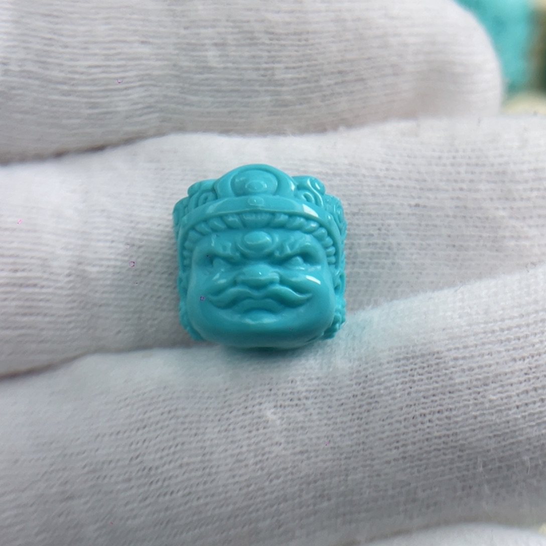 绿松石颈饰未镶嵌?*卡13-11.4