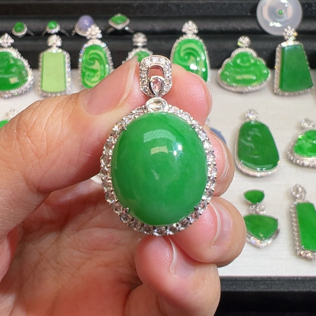 翡翠吊坠(不含链)18K金镶嵌