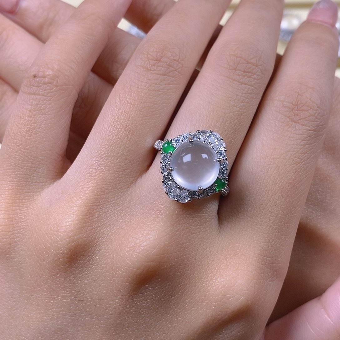 妮***妮石英质玉银S925镶嵌戒指