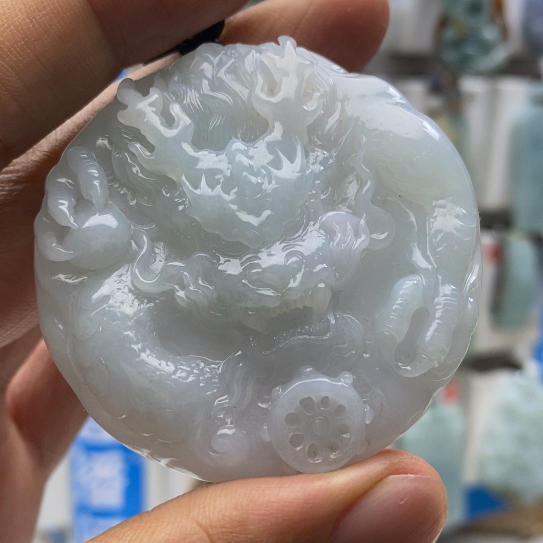 翡翠颈饰未镶嵌龙