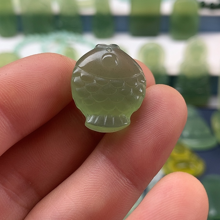 未镶嵌蛇纹石玉挂坠