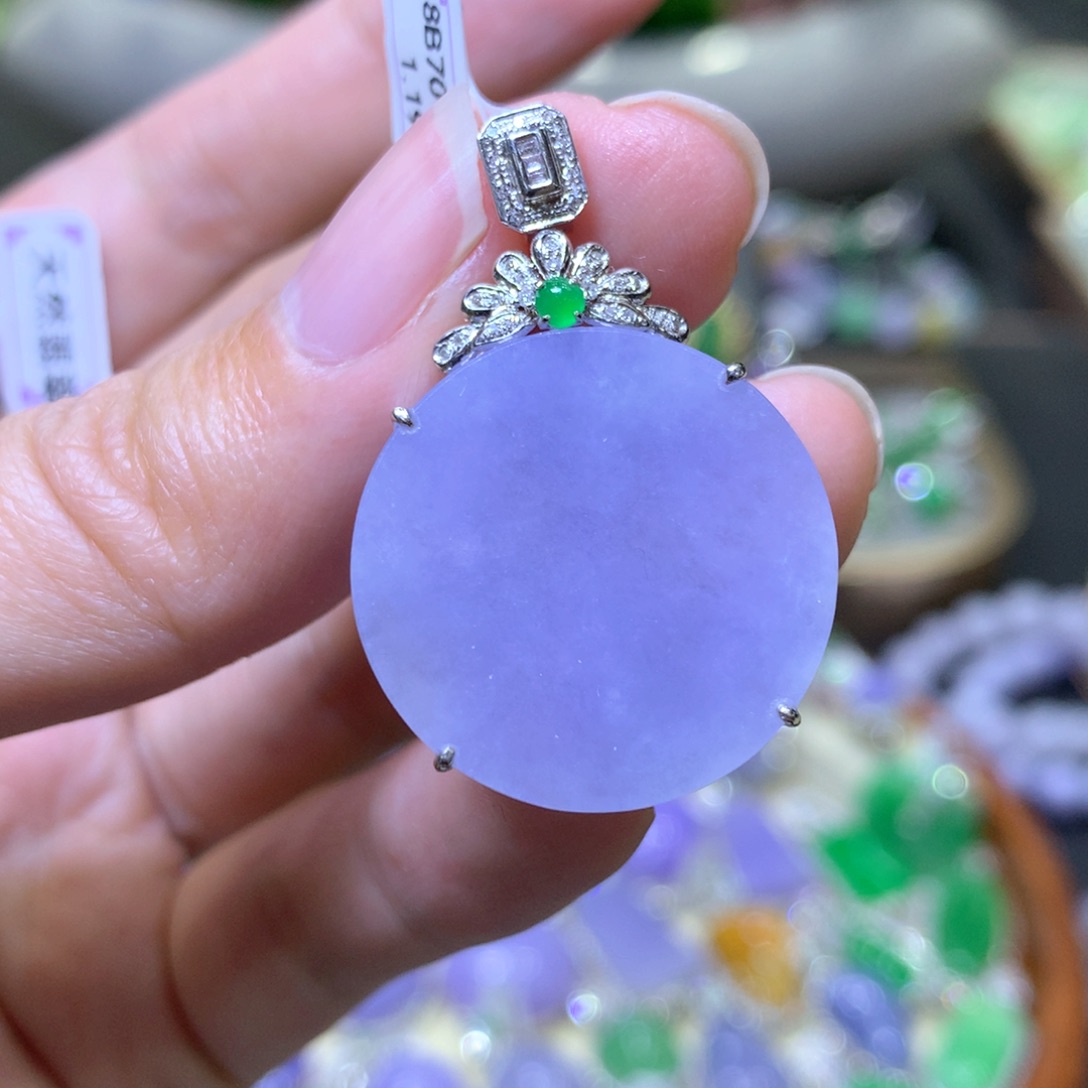 【闪购商品】翡翠颈饰18K金镶嵌翡翠吊坠项链
