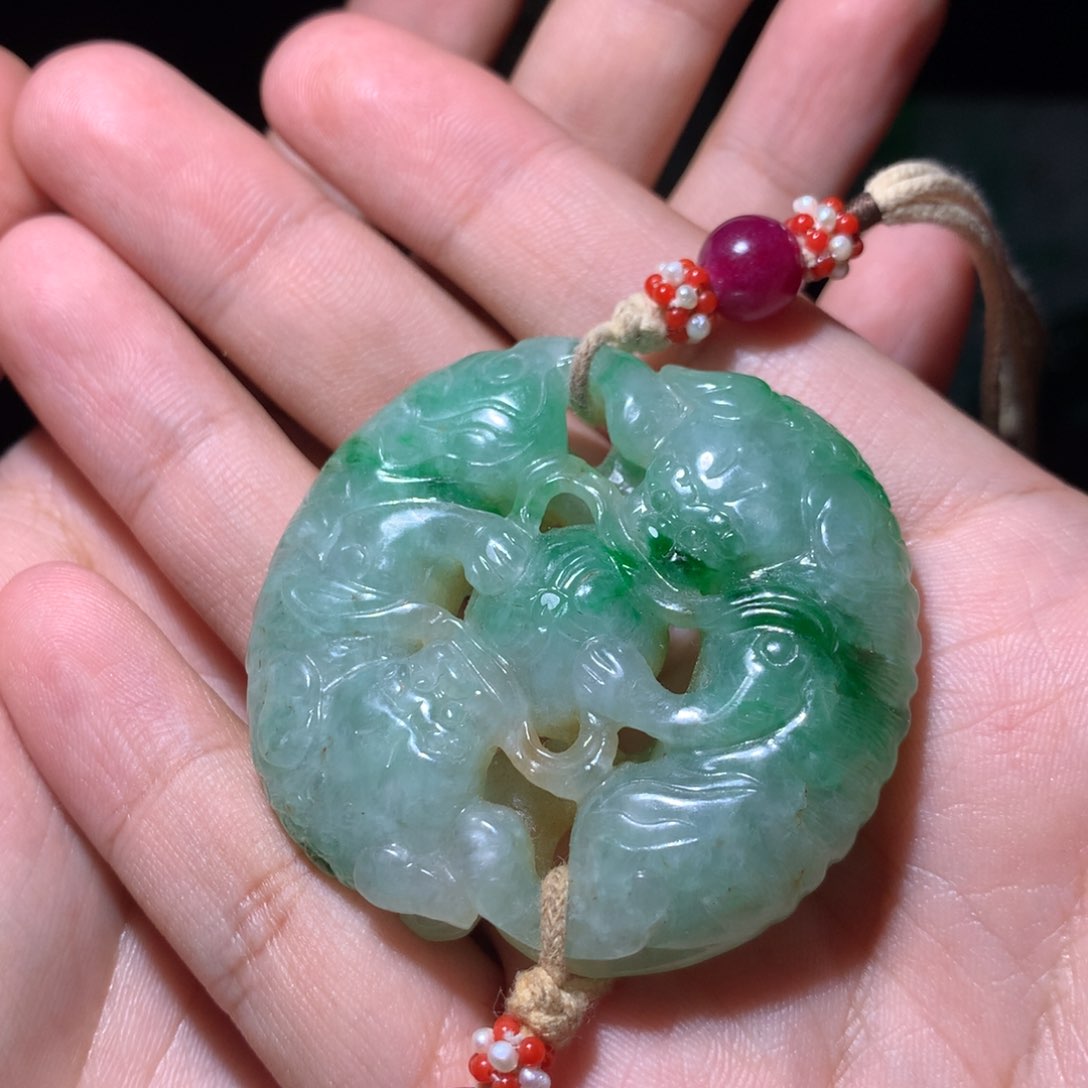 翡翠挂件未镶嵌糖**子