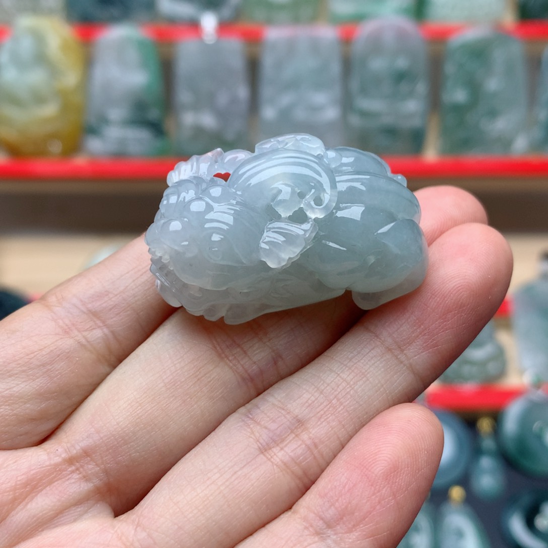 翡翠颈饰未镶嵌貔貅