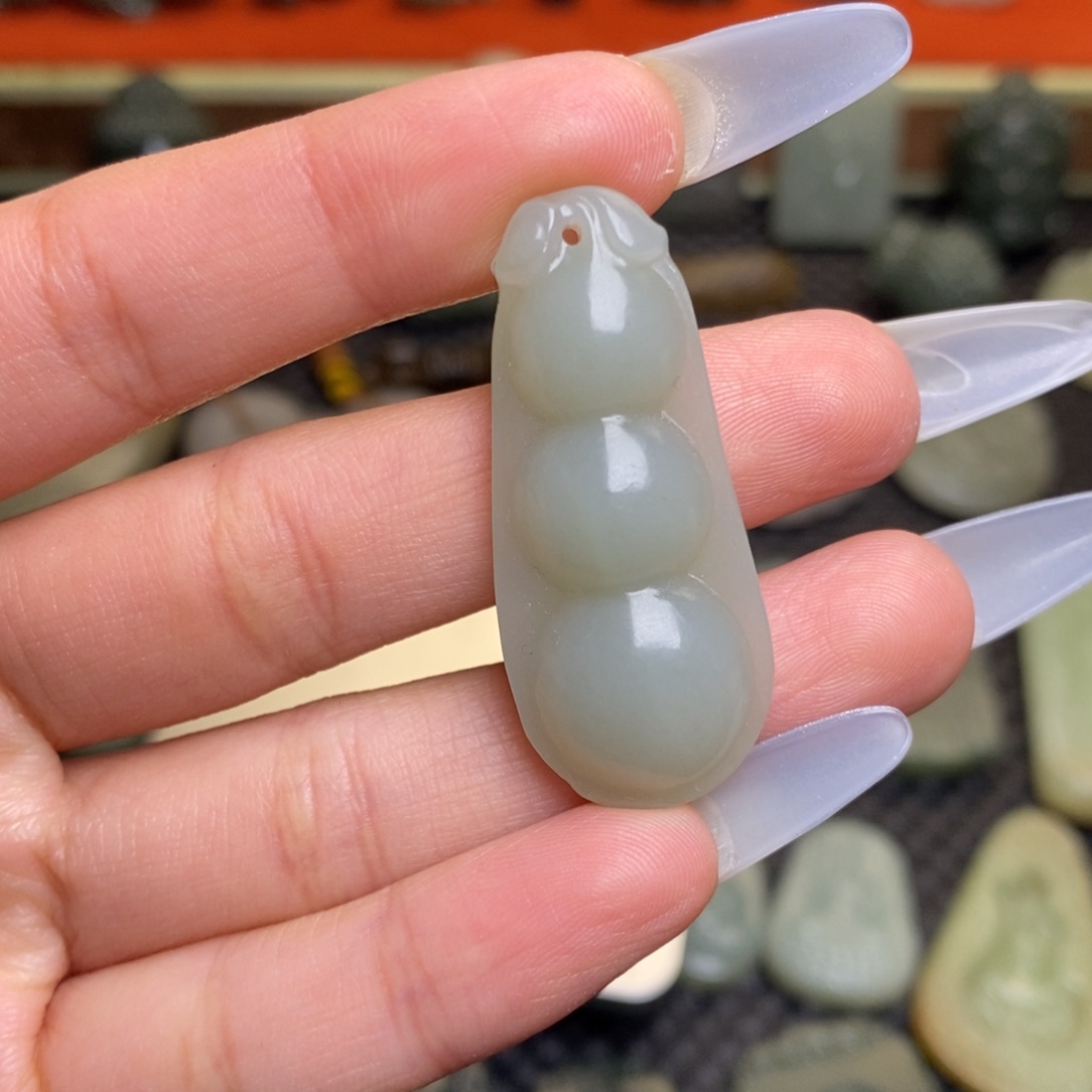 和田玉颈饰未镶嵌穿绳需要注意备注