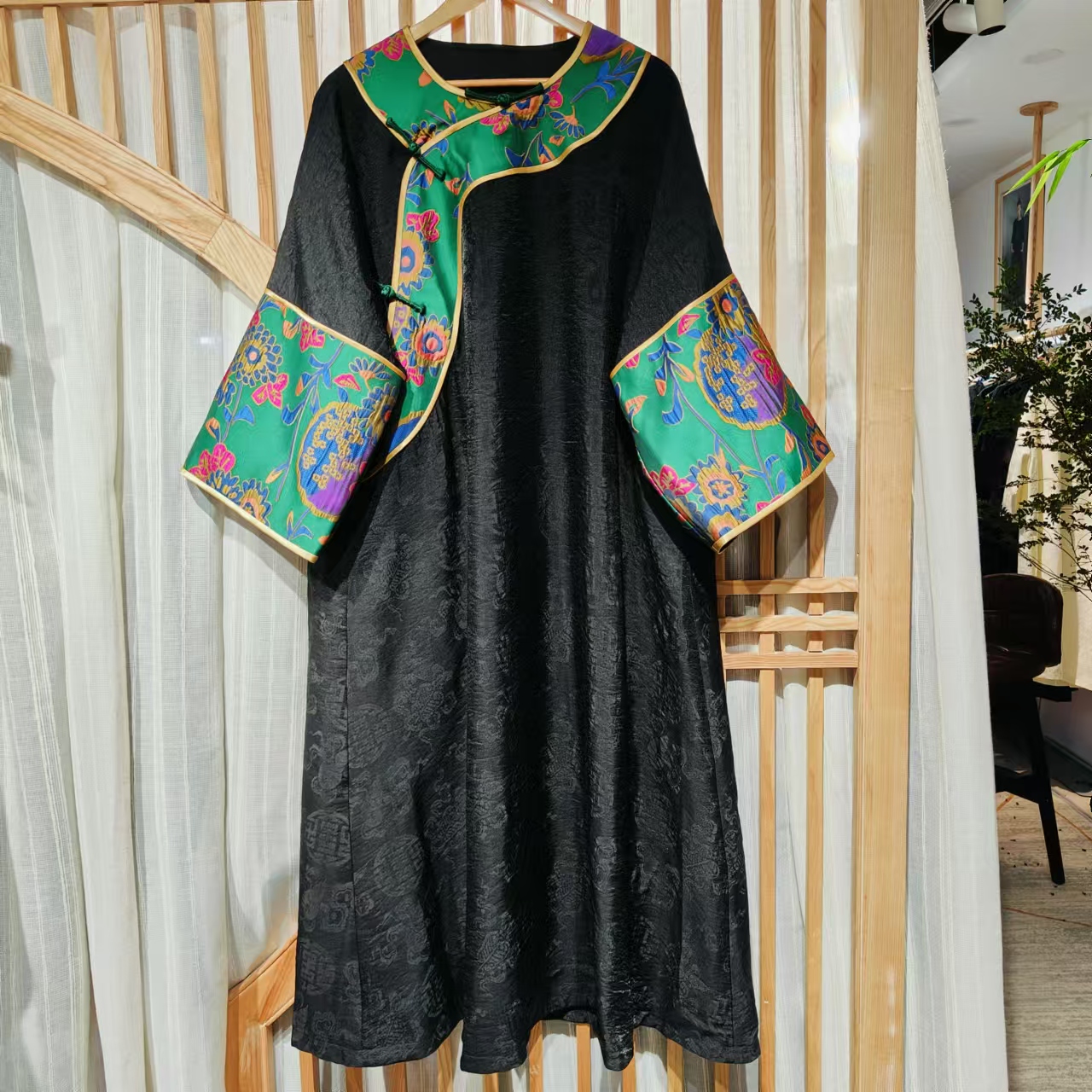 （LS453-2）凤徕兮私人定制黑福禄底绿色太阳花拼接袖包边斜襟袍子