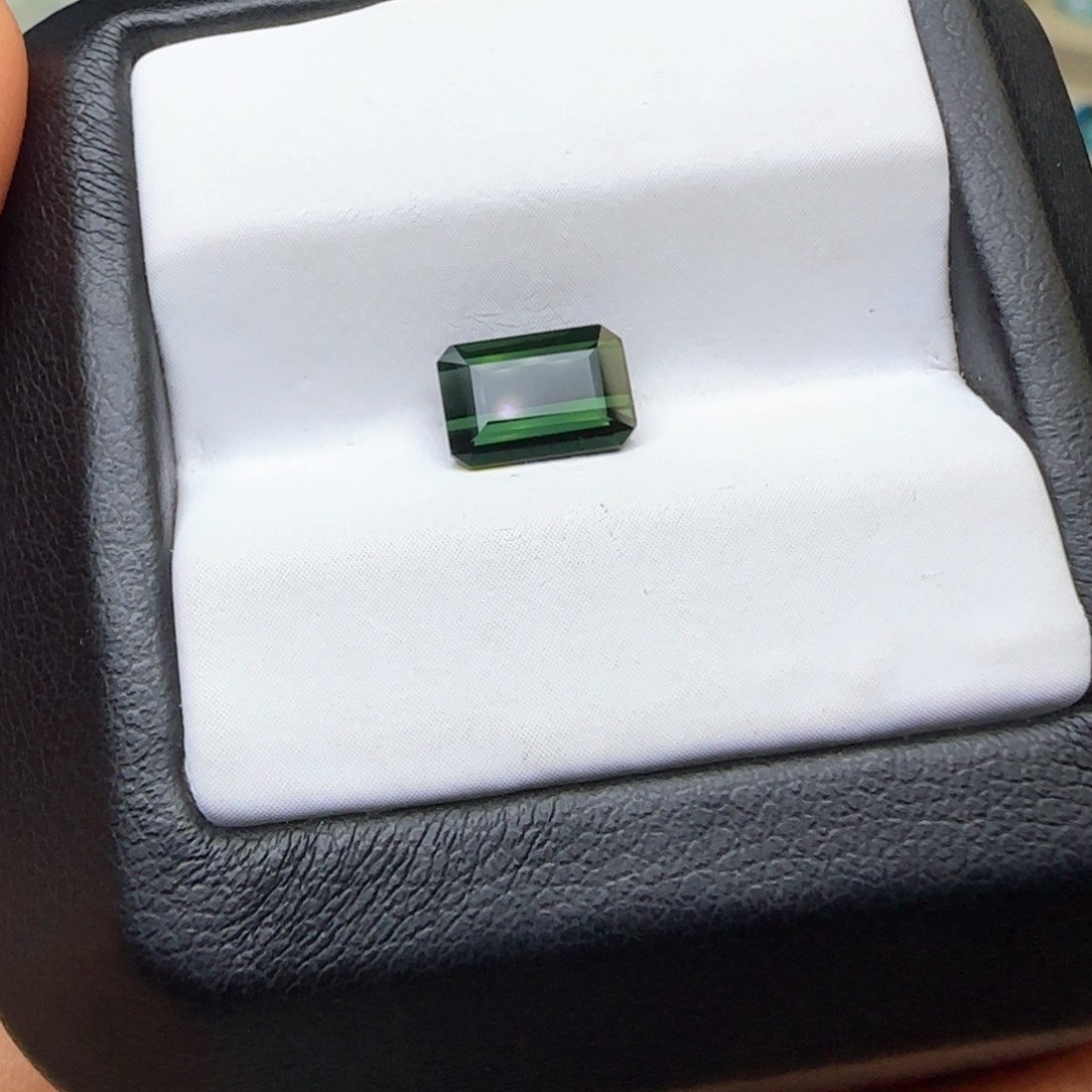 碧玺珠宝半成品未镶嵌天然1.33克拉