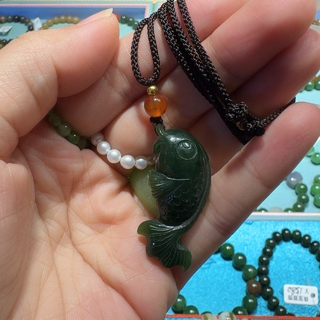 和田玉（碧玉）未镶嵌珠宝奇石