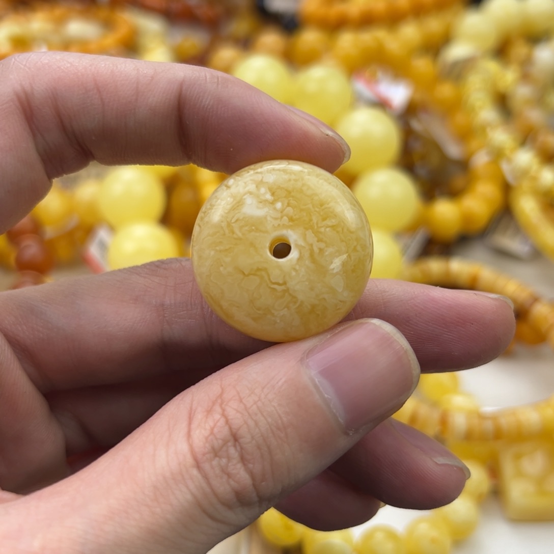 琥珀珠宝奇石未镶嵌