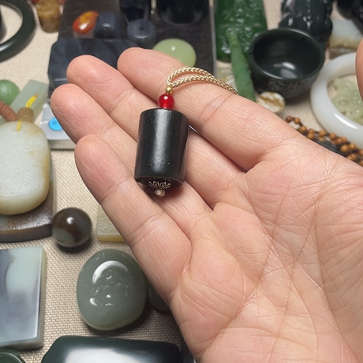 和田玉（糖玉）未镶嵌颈饰