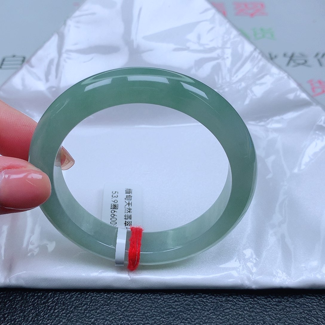 翡翠手镯未镶嵌冰胶满色10