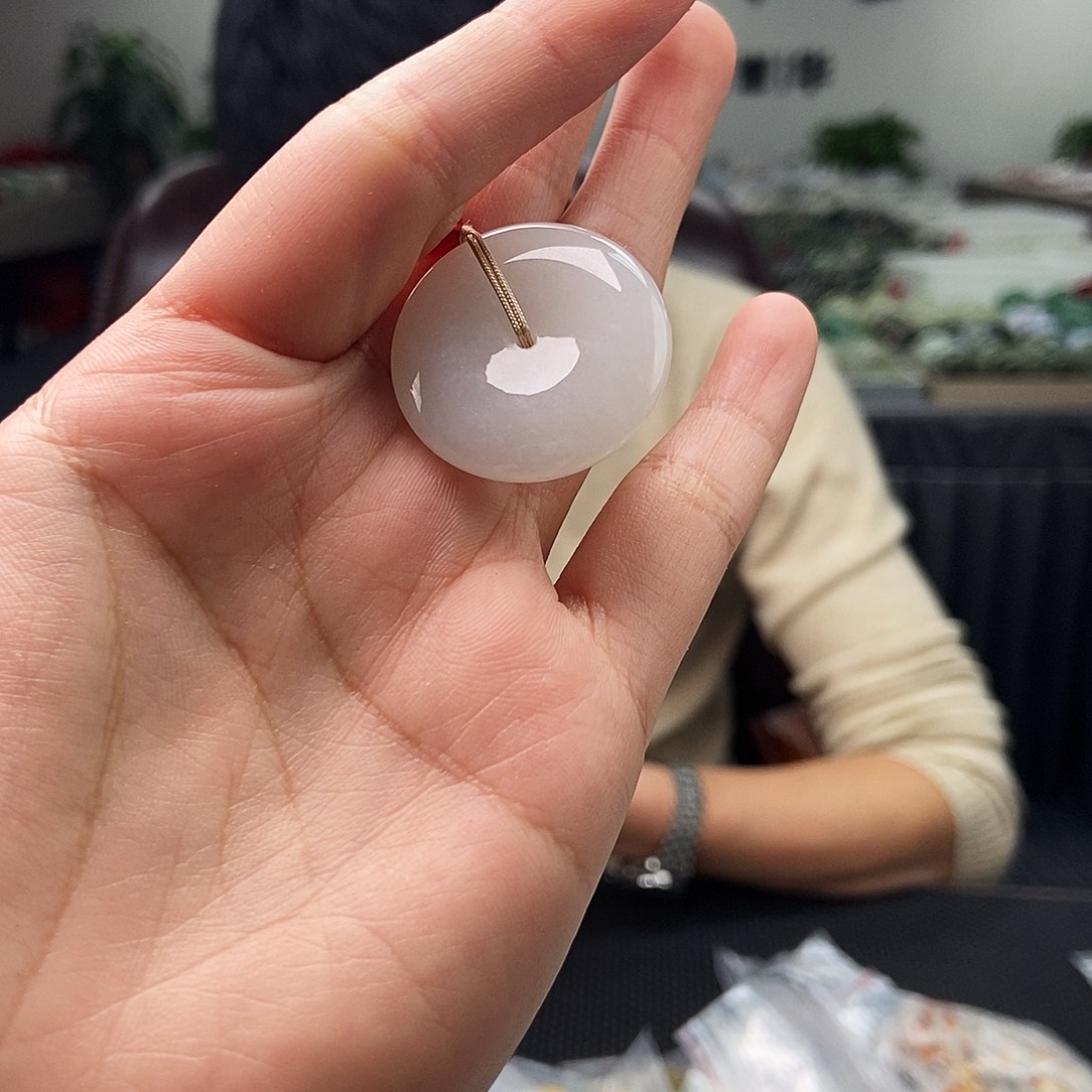 和田玉未镶嵌颈饰颜色多样性发拍一发一