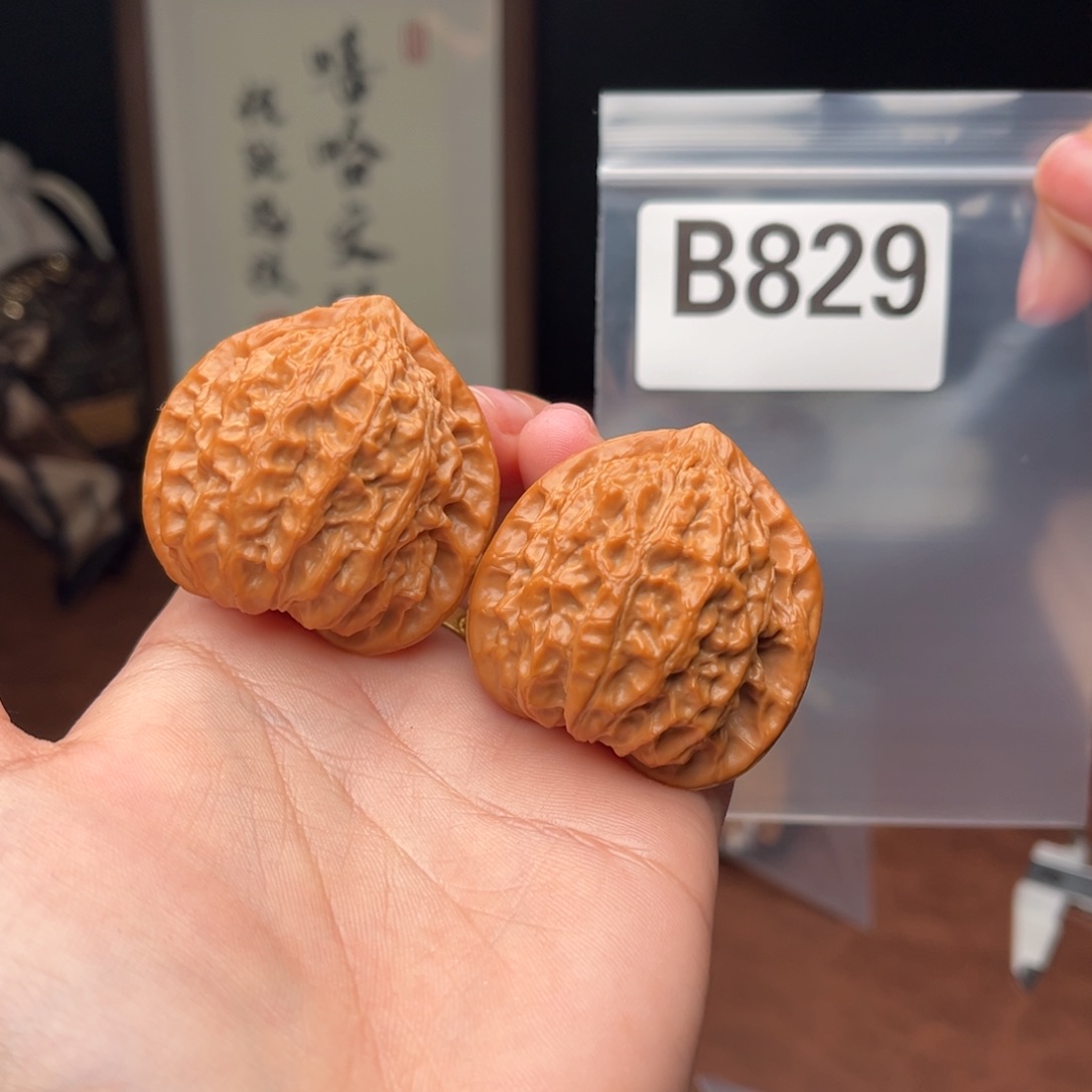 文玩核桃吊坠金牛全品41+