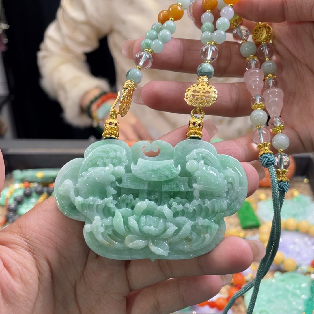 翡翠颈饰未镶嵌代编织