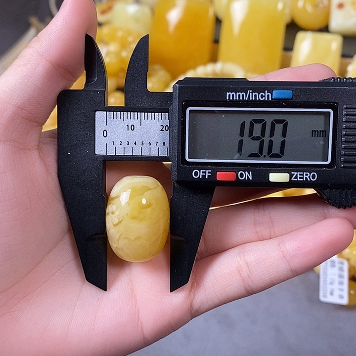 琥珀未镶嵌裸石桶珠