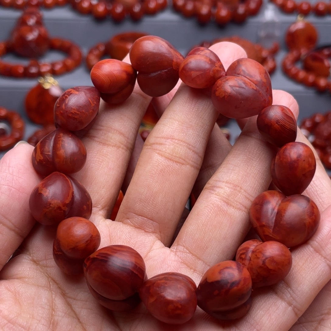 南红玛瑙未镶嵌珠宝奇石屁桃手串