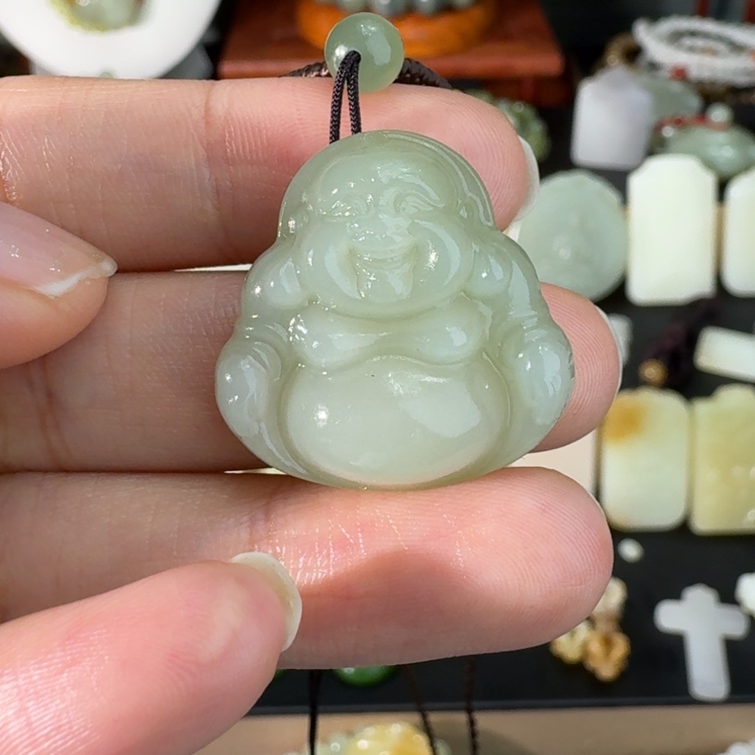 泡****颈饰未镶嵌和田玉