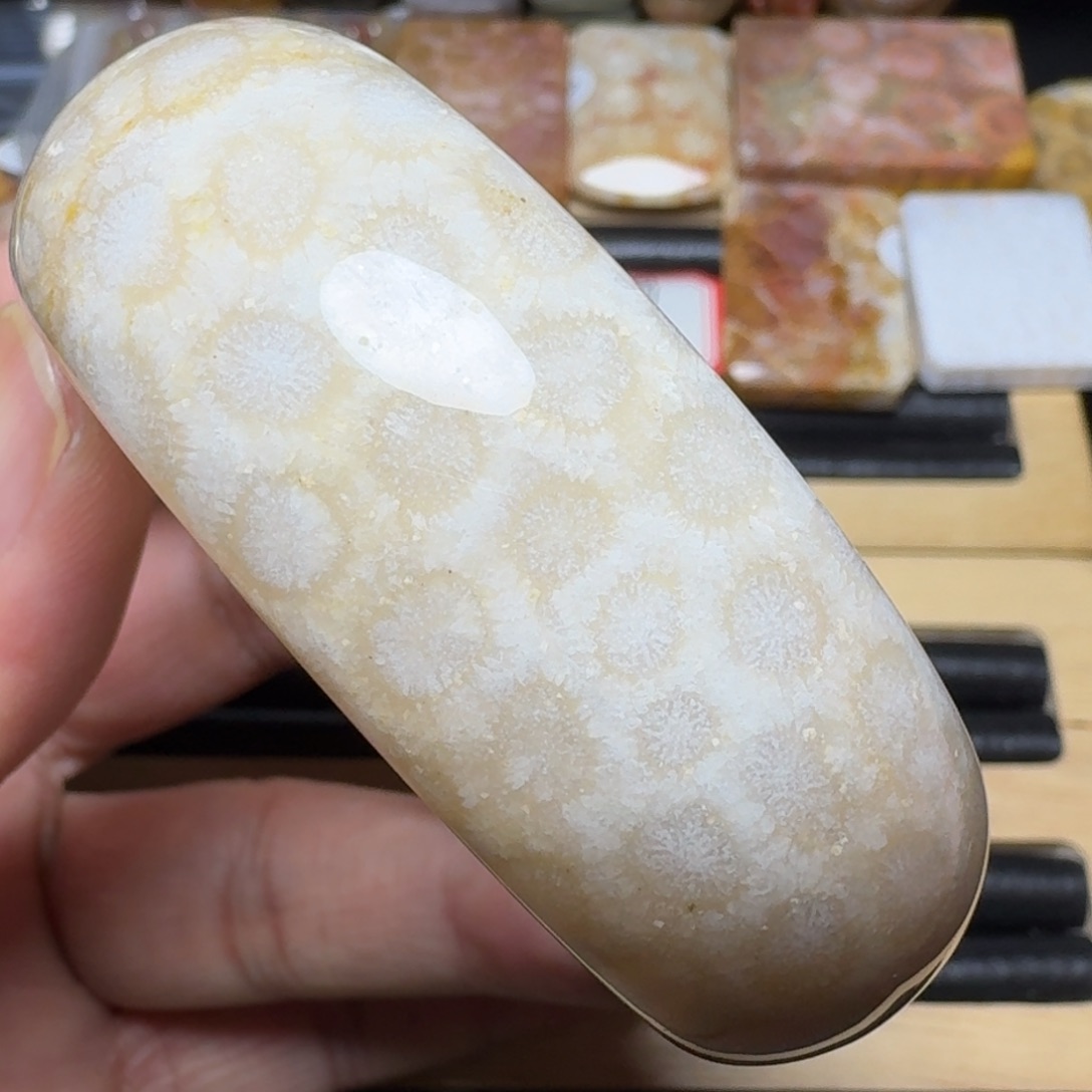 硅化玉纯天然色有机玉石未镶嵌56圈口