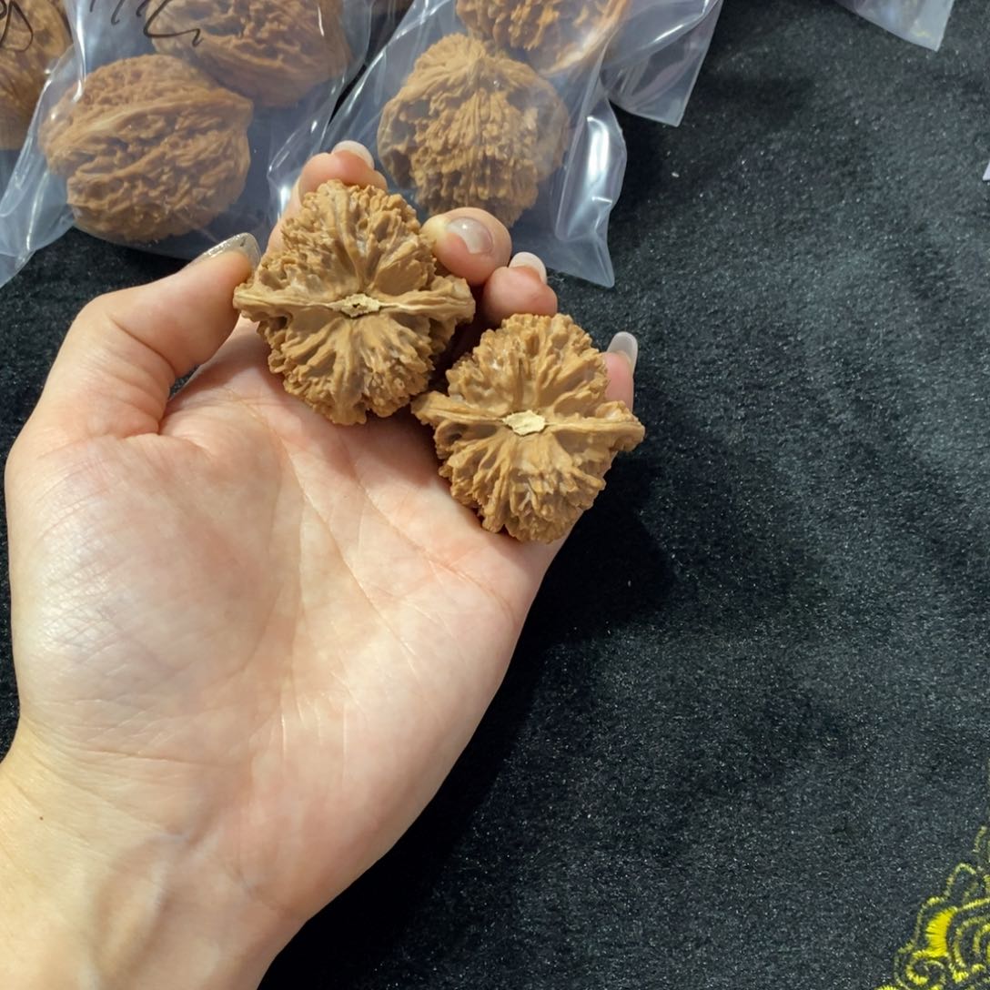 猴头核桃吊坠满天星99