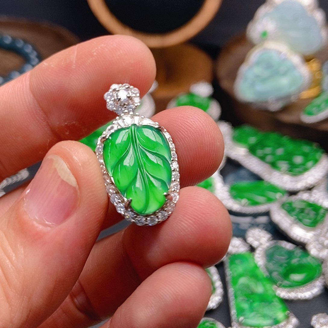 翡翠吊坠(不含链)银S925镶嵌881吊坠