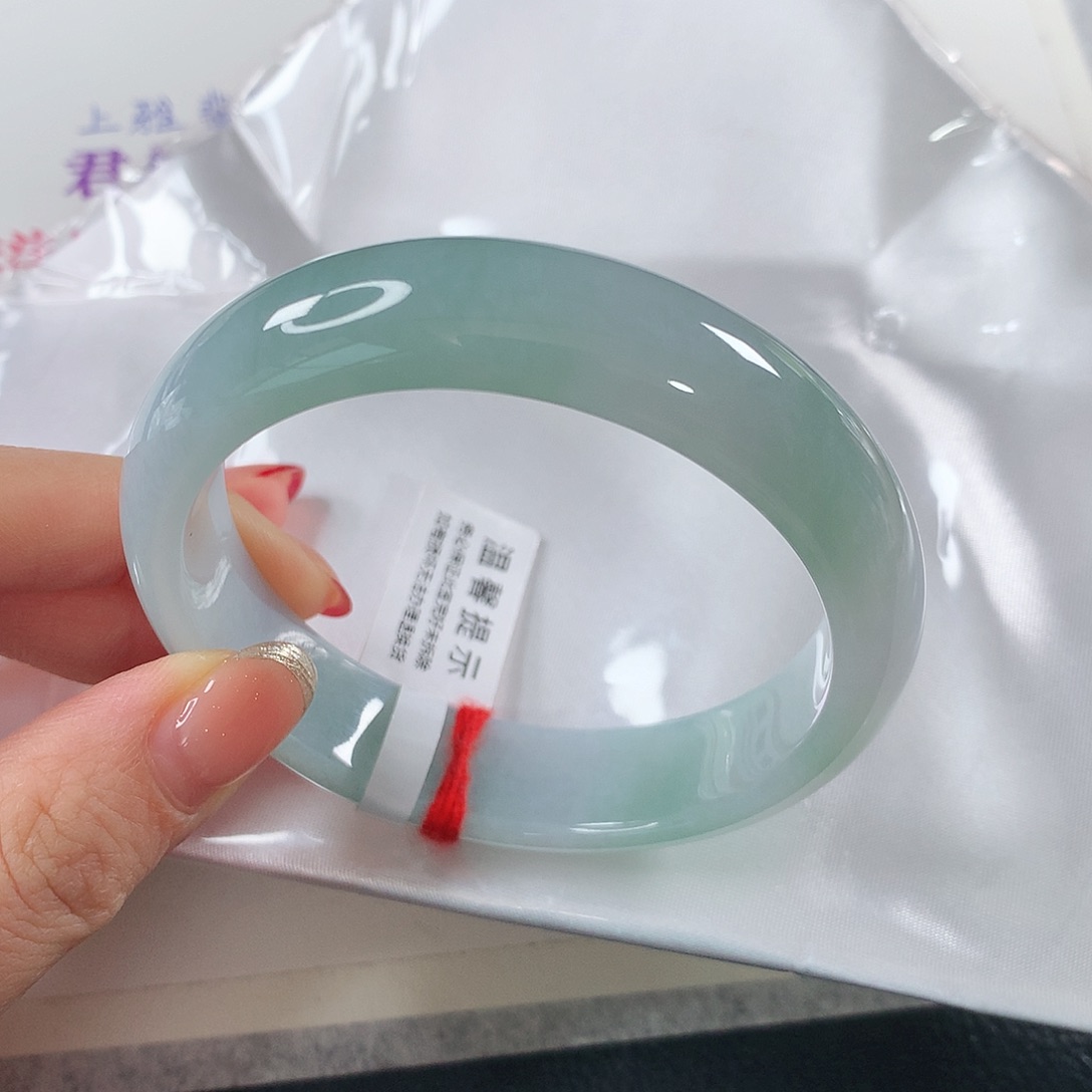 翡翠手镯未镶嵌 正圈①①⑥