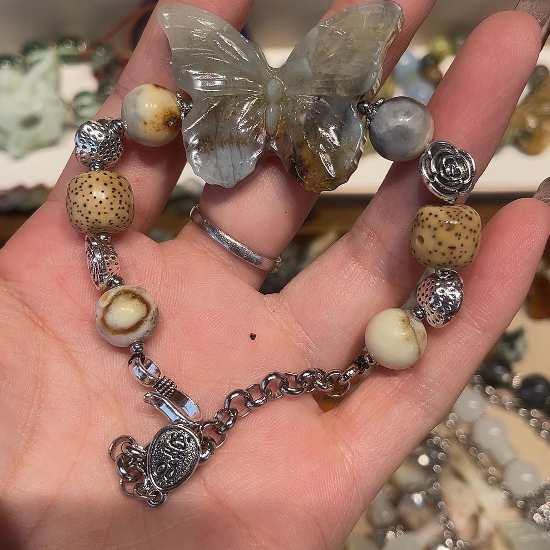 蛇纹石玉合金颈饰