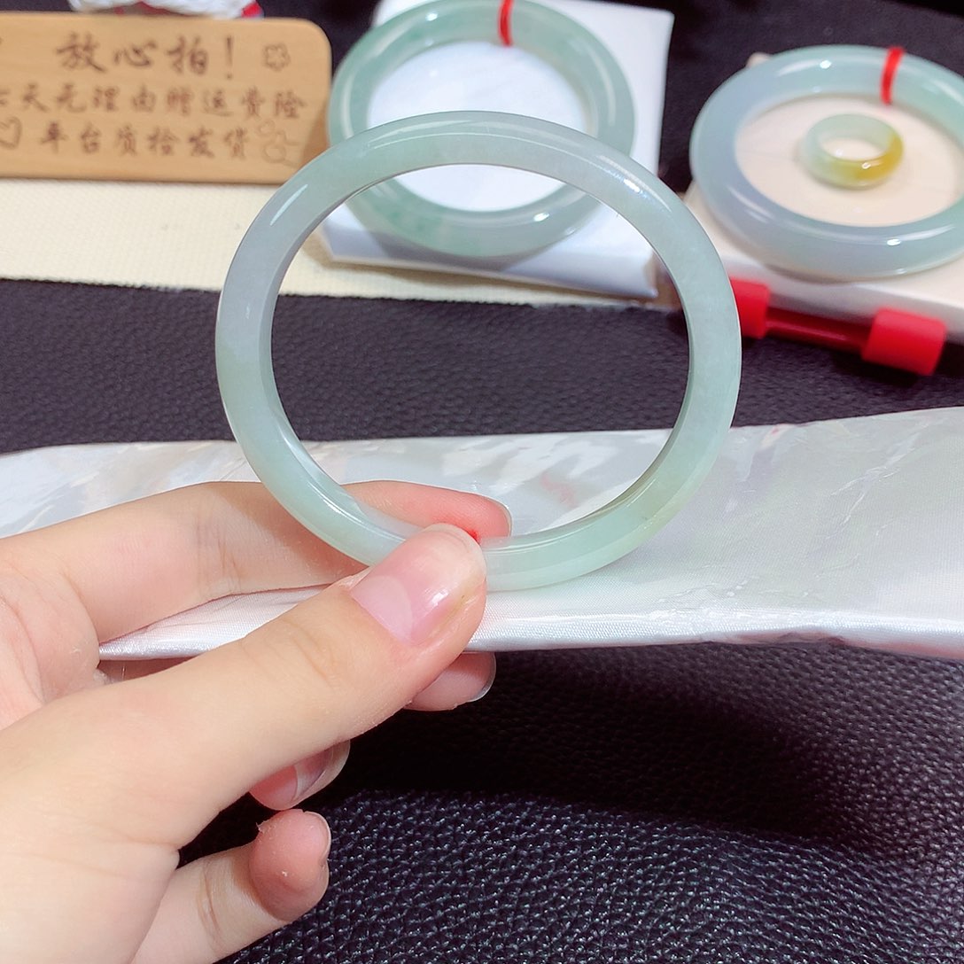 翡翠未镶嵌手镯5100