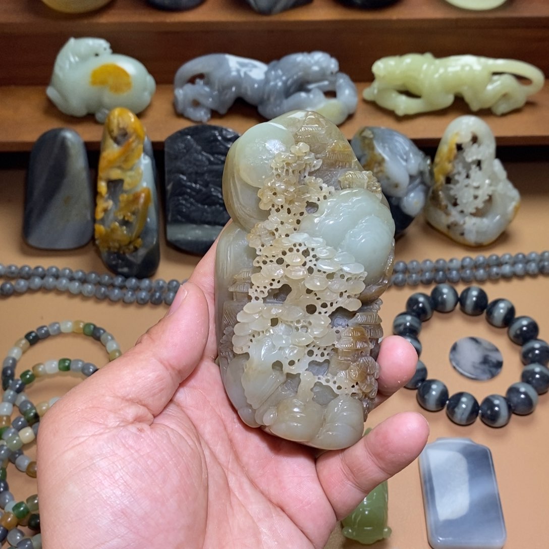 未镶嵌和田玉摆件