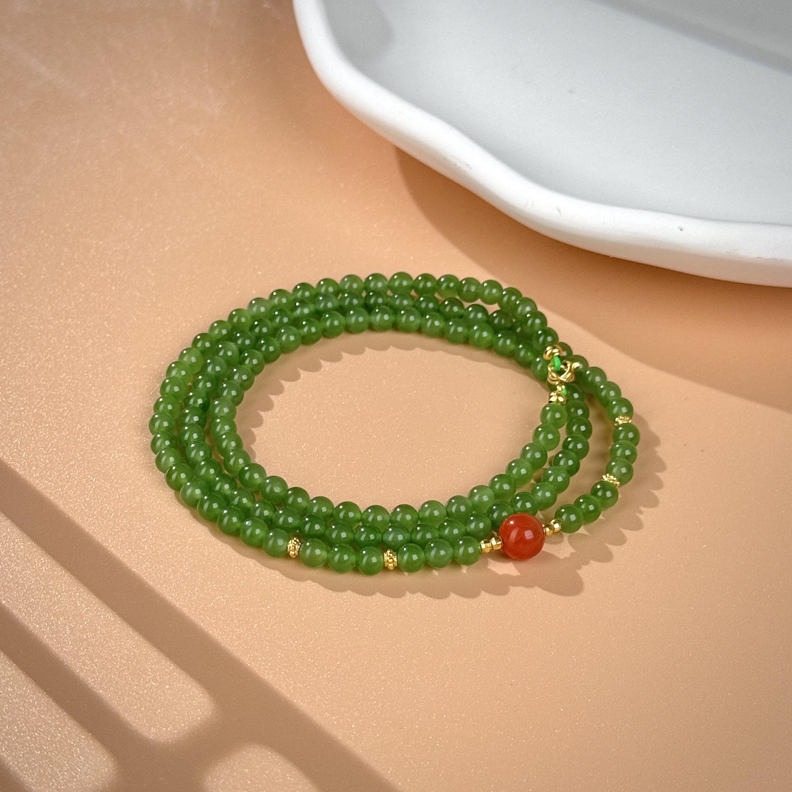 约4mm和田玉碧玉阳绿圆珠搭南红项链