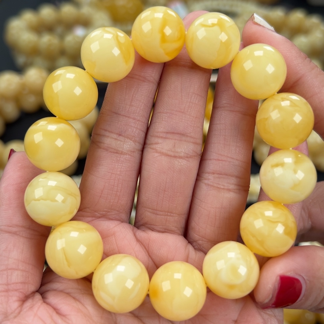 琥珀未镶嵌手链32.7克