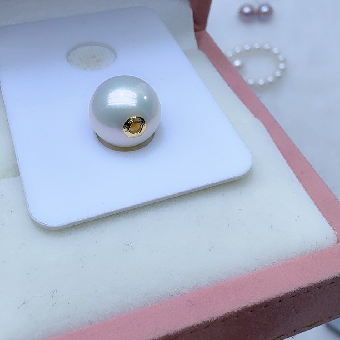 18K金镶嵌淡水珍珠颈饰11mm