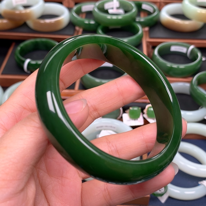 和田玉（碧玉）手镯未镶嵌61