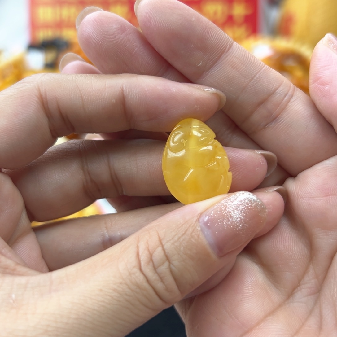 琥珀珠宝奇石未镶嵌