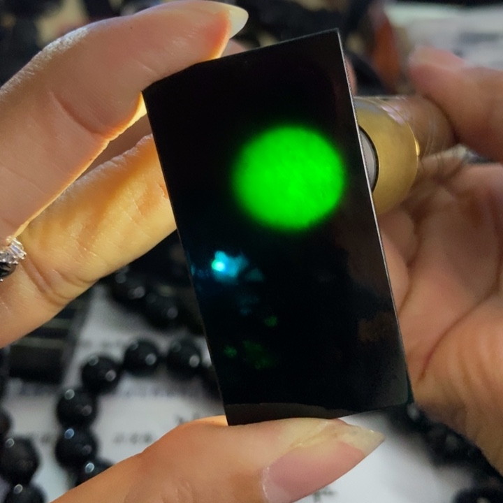 翡翠未镶嵌颈饰墨翠