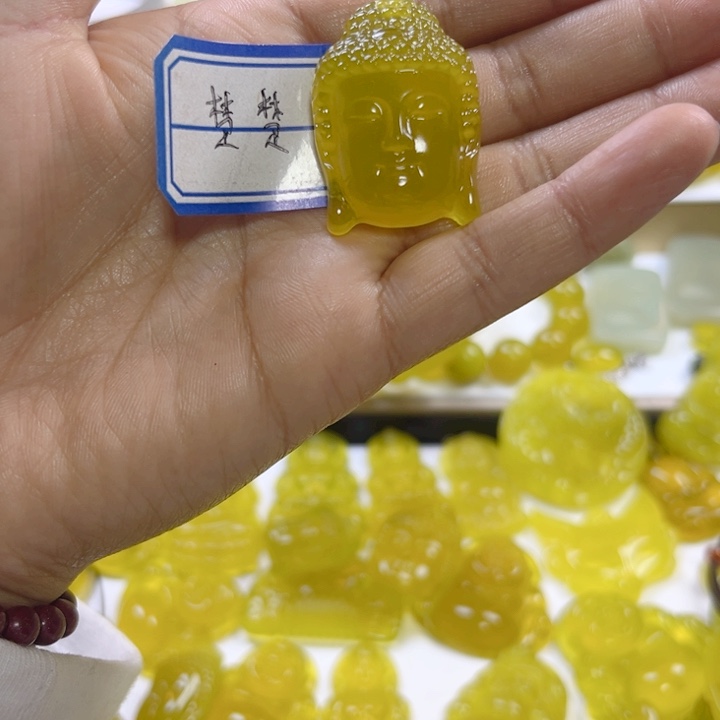 楚***.蛇纹石玉未镶嵌颈饰