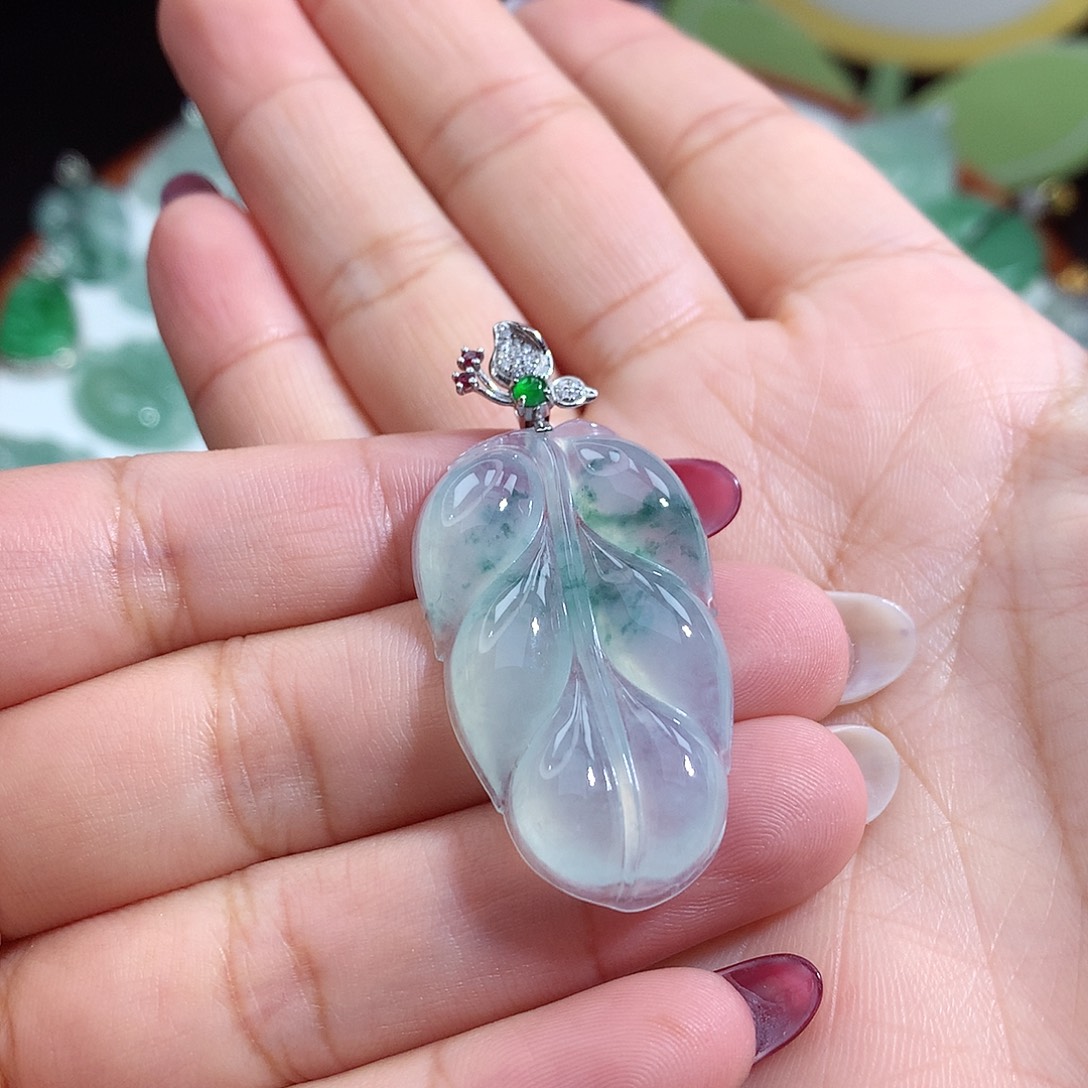 翡翠未镶嵌颈饰叶子