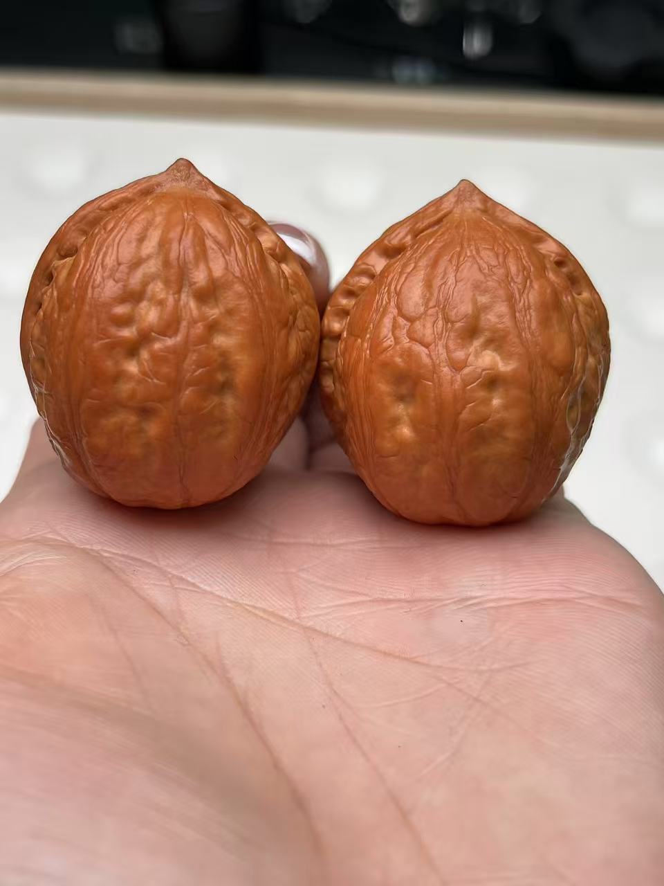 野生精品小秋子手捻文玩核桃女性小手把件  乾坤珠