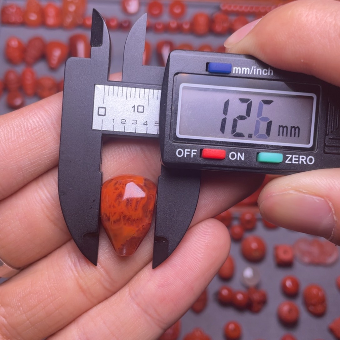 南红玛瑙配饰未镶嵌