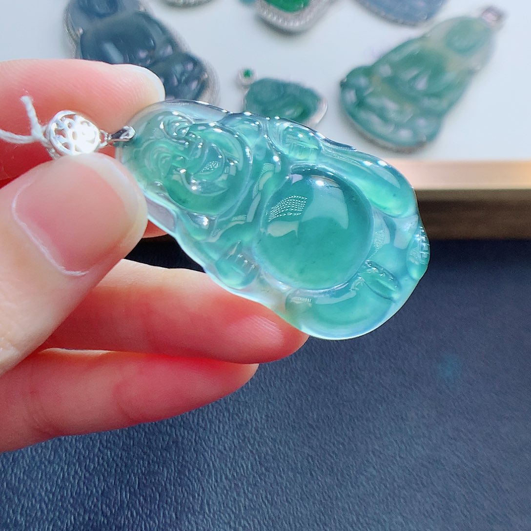 翡翠颈饰未镶嵌翡翠