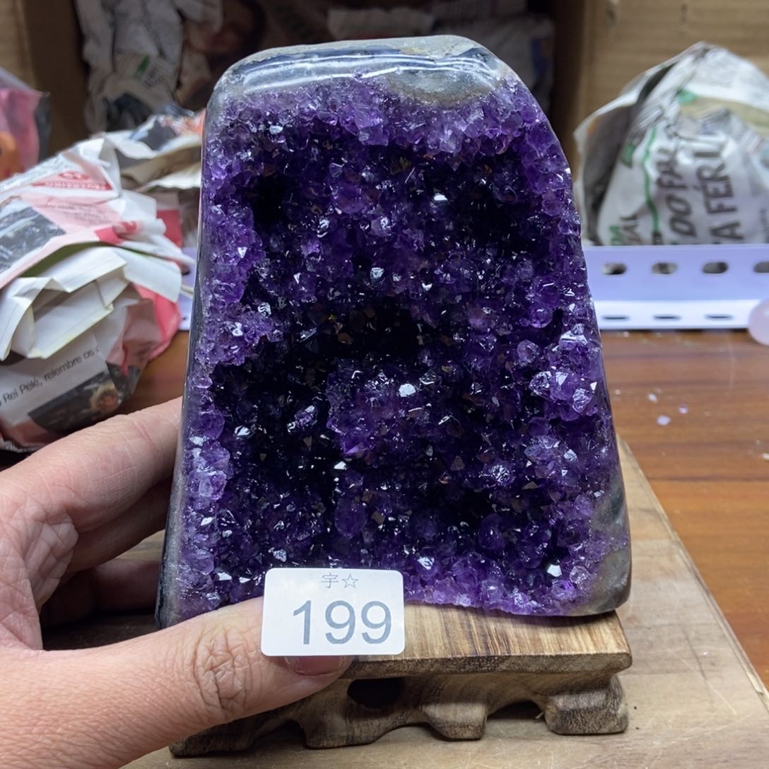 紫晶天然水晶摆件未镶嵌