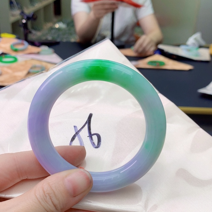 翡翠未镶嵌手镯翡翠手镯