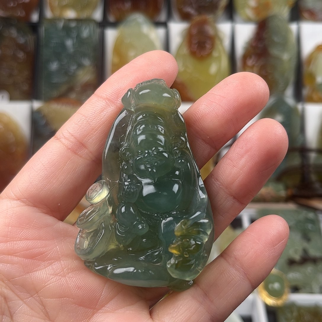 蛇纹石玉颈饰未镶嵌