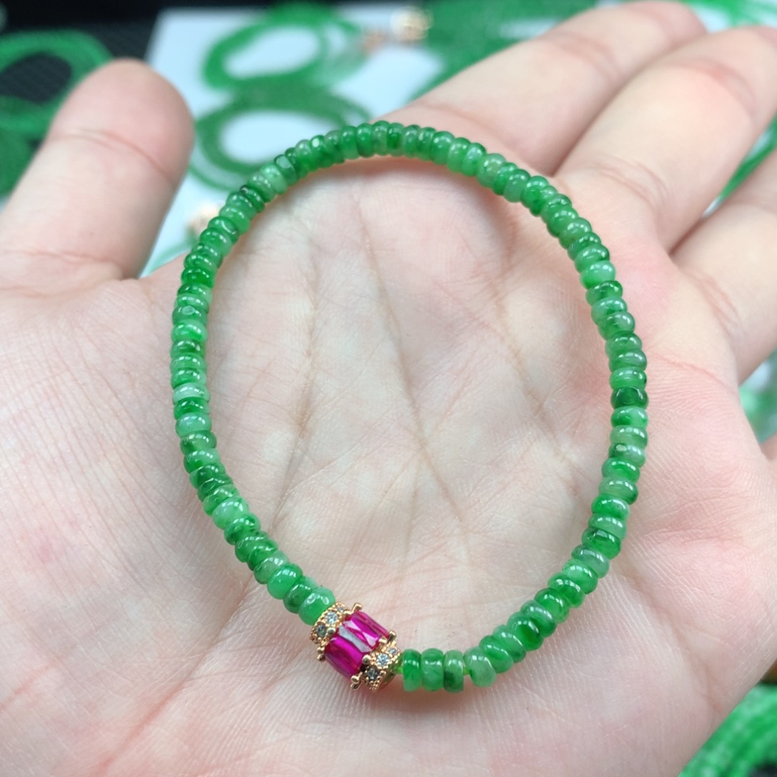 翡翠手链未镶嵌翡翠