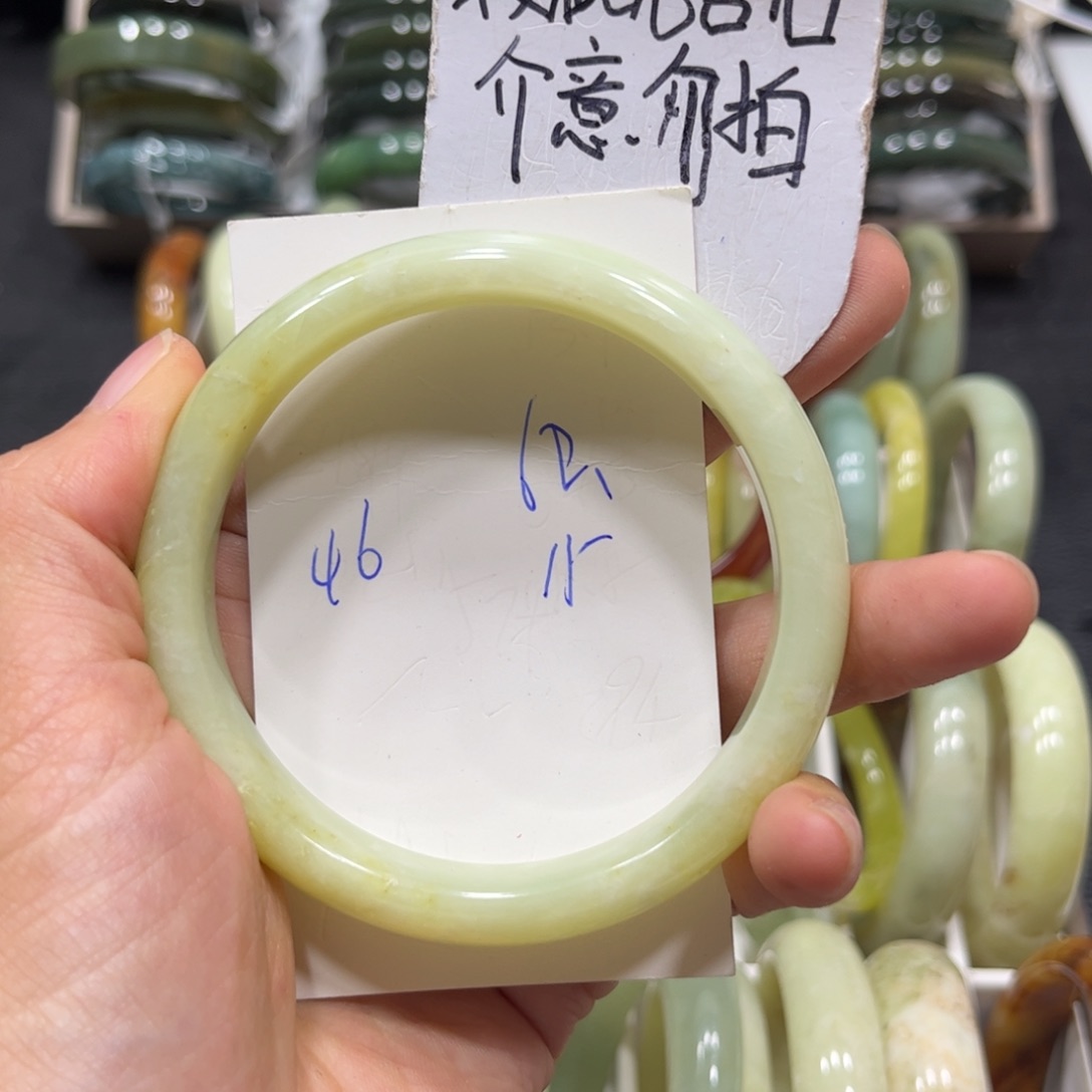未镶嵌蛇纹石玉手镯