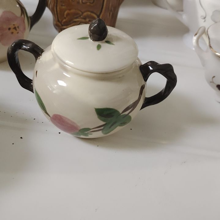 摆件陶瓷盘子碗啥都有