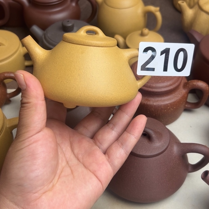 茶壶紫砂黄金段半手工180cc左右