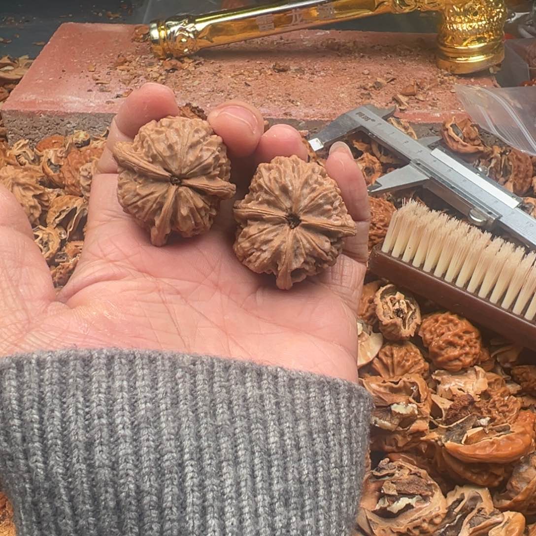 文玩核桃把件39三楞