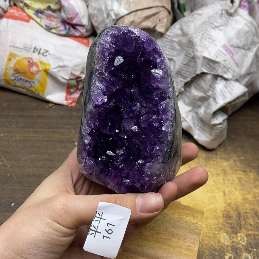 紫晶乌拉圭未镶嵌