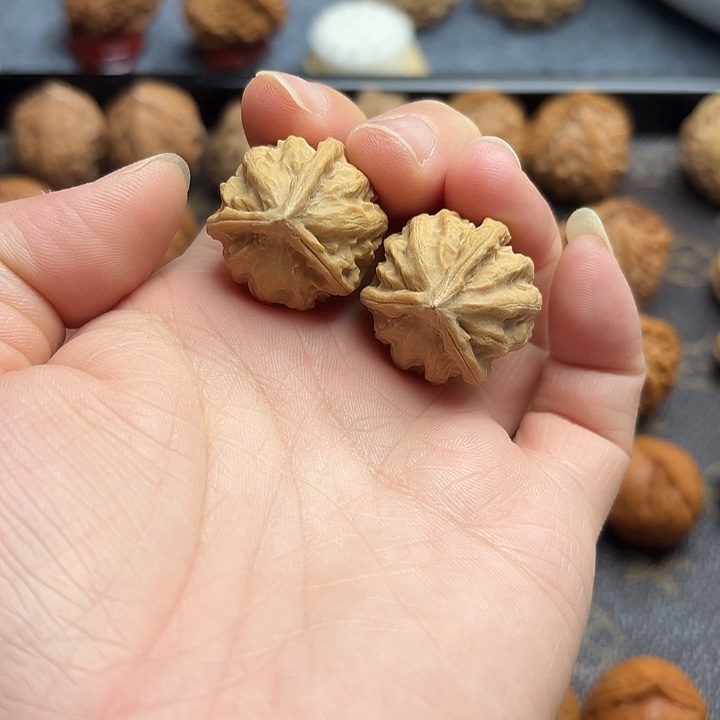 文玩核桃把件c**,三棱手捻01