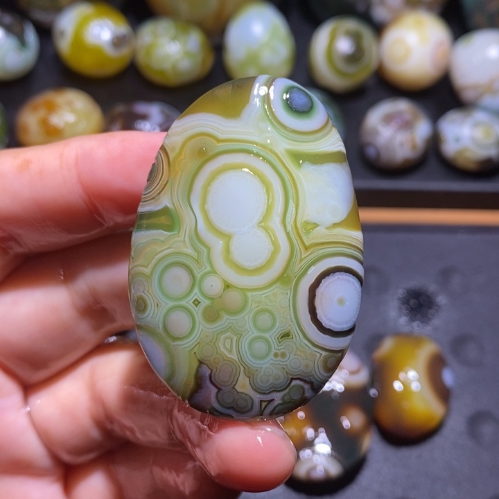 未镶嵌玛瑙/玉髓珠宝半成品112